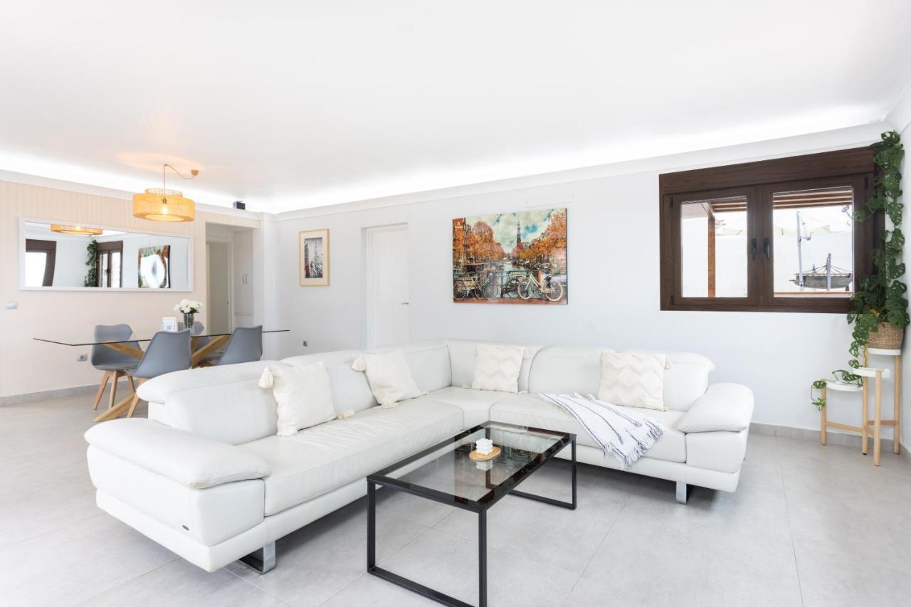 Home2Book Villa Alessandro, Design & Comfort サウサル エクステリア 写真