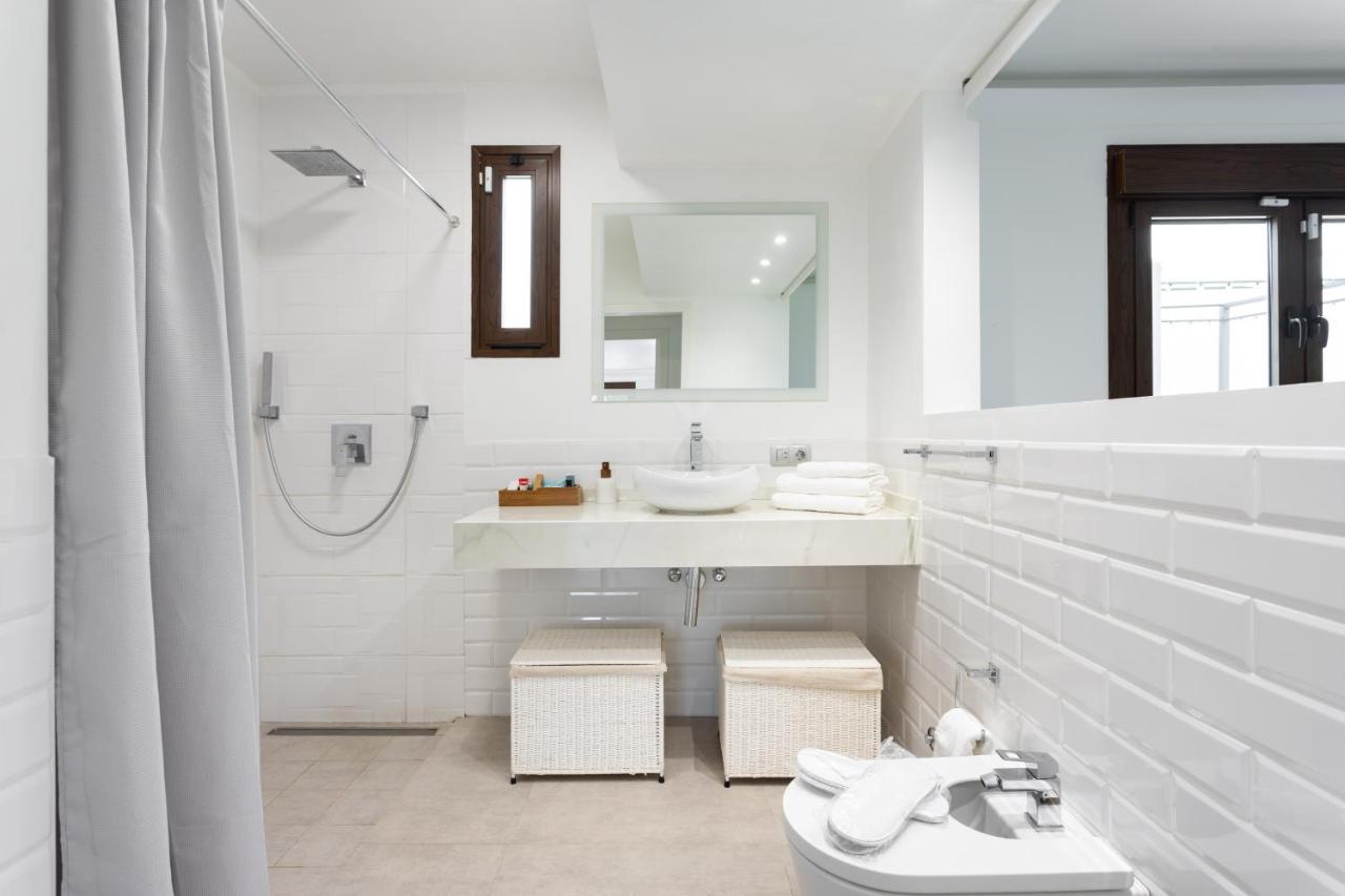 Home2Book Villa Alessandro, Design & Comfort サウサル エクステリア 写真