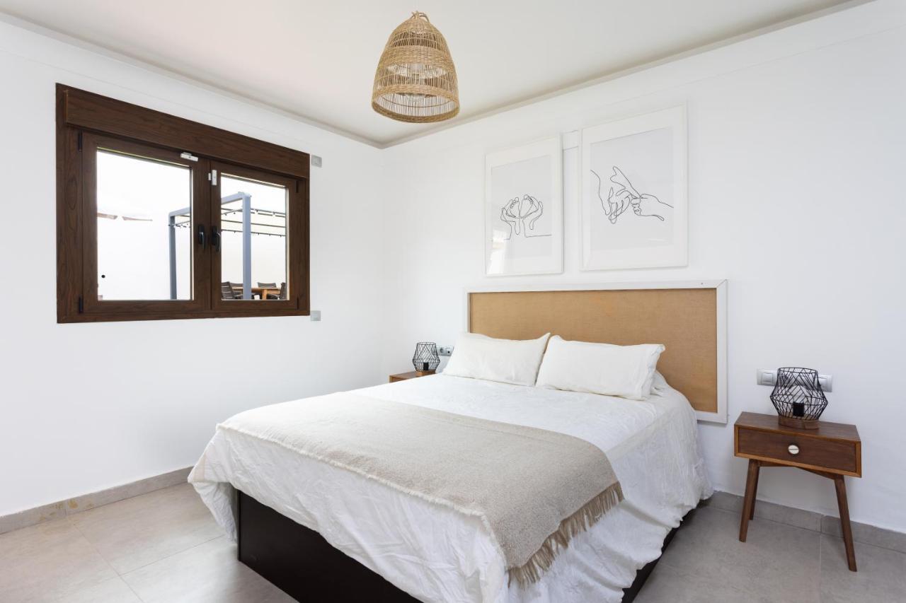Home2Book Villa Alessandro, Design & Comfort サウサル エクステリア 写真